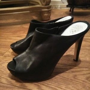 Vince Camuto Peep toe Mules